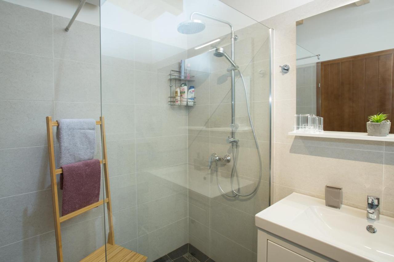 Holiday Home Natura สลูน ภายนอก รูปภาพ