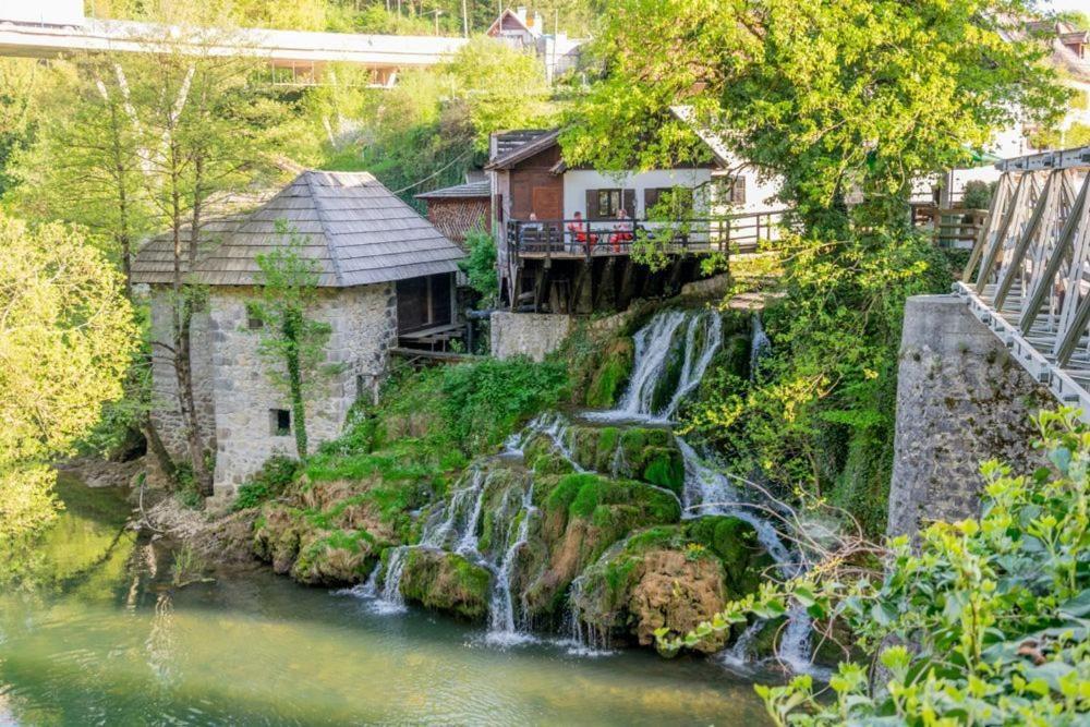 Holiday Home Natura สลูน ภายนอก รูปภาพ