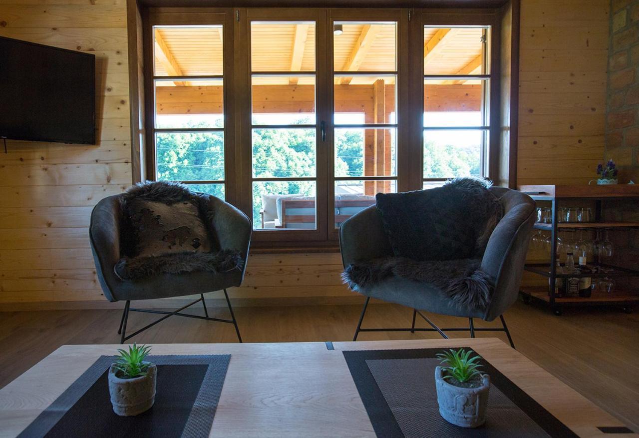 Holiday Home Natura สลูน ภายนอก รูปภาพ