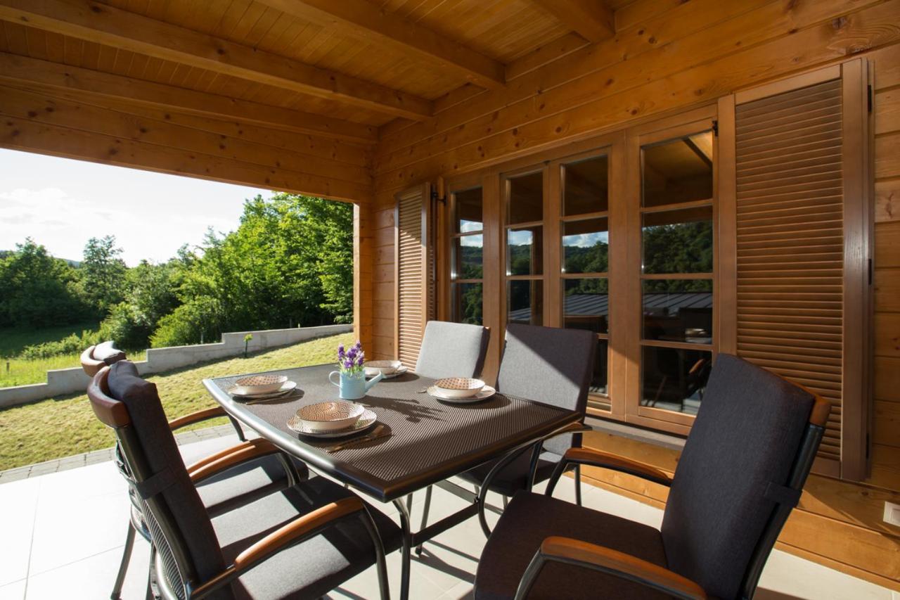 Holiday Home Natura สลูน ภายนอก รูปภาพ